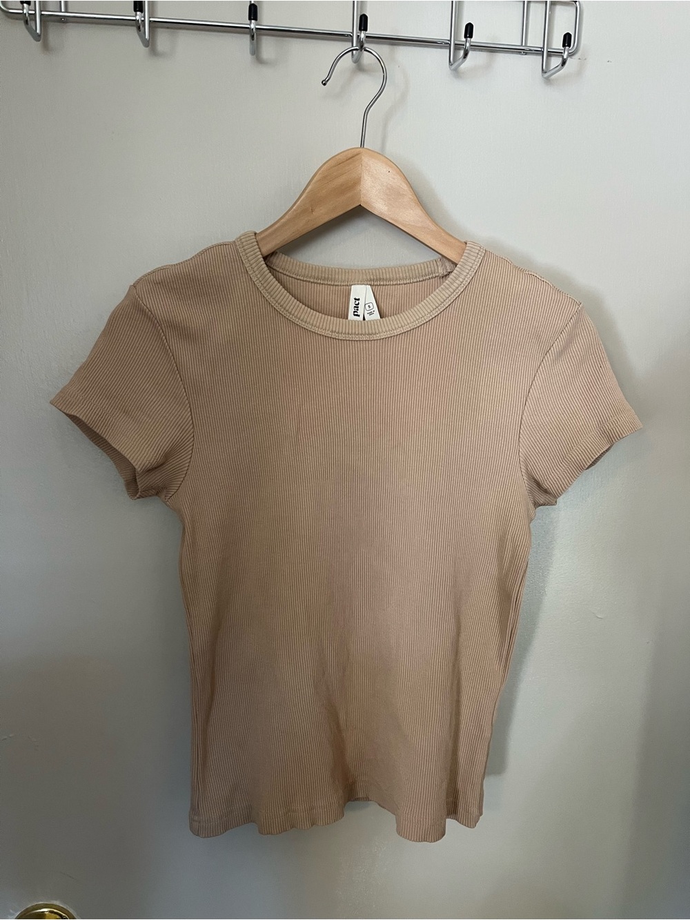 Pact Women's Ribbed Short Sleeve Tee - Beige